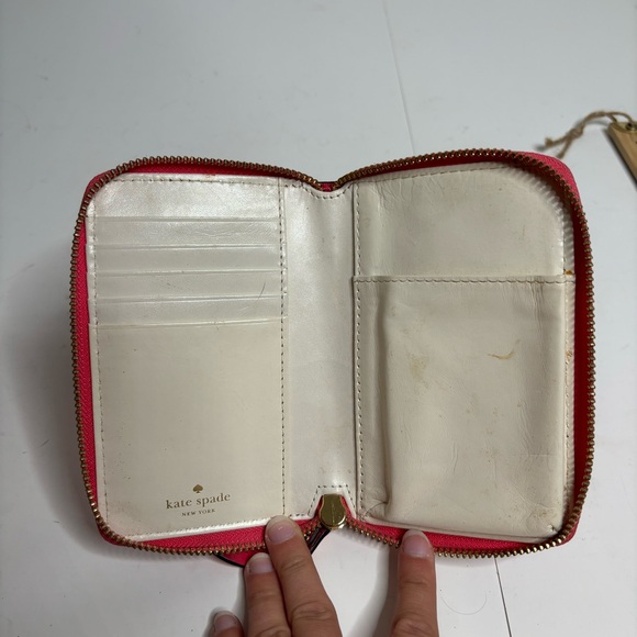 Kate spade hot pink patent leather wallet - Picture 4 of 4